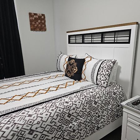 Room For Rent In Apartment Hartford Exterior photo